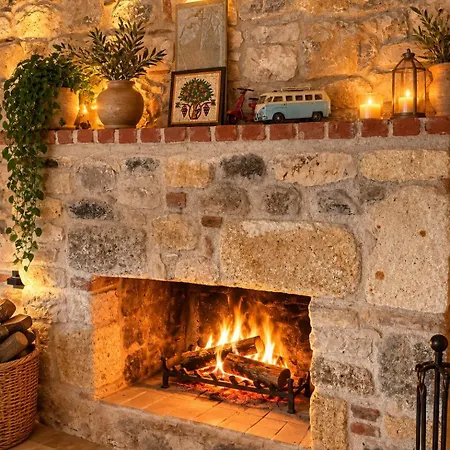 Hatchas Stone House Hébergement de vacances *