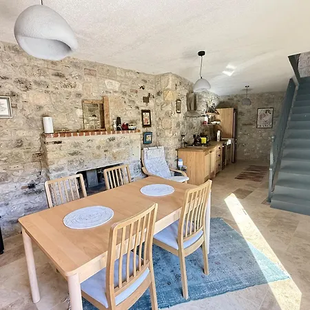 Hatchas Stone House